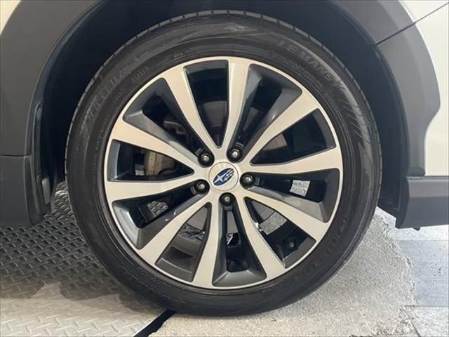 エクシーガクロスオーバー７ ２．５ｉアイサイト　メモリーナビ　後席フリップダウンモニター　バックカメラ　フルセグＴＶ　ＨＩＤヘッドライト　本革シート　禁煙車　パワーシート　Ｂｌｕｅｔｏｏｔｈ　ＥＴＣ　障害物センサー（28枚目）