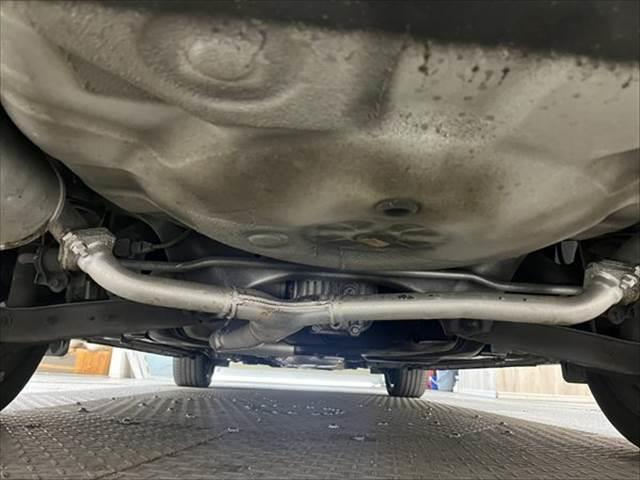 エクシーガクロスオーバー７ ２．５ｉアイサイト　メモリーナビ　後席フリップダウンモニター　バックカメラ　フルセグＴＶ　ＨＩＤヘッドライト　本革シート　禁煙車　パワーシート　Ｂｌｕｅｔｏｏｔｈ　ＥＴＣ　障害物センサー（31枚目）