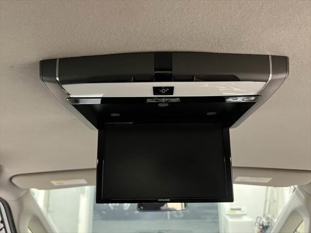 セレナ ハイウェイスター　Ｓ－ハイブリッド　エアロモード　アルパイン製ナビ　後席モニター　クルコン（4枚目）