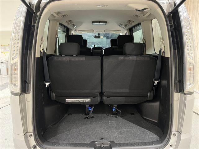 セレナ ハイウェイスター　Ｓ－ハイブリッド　エアロモード　アルパイン製ナビ　後席モニター　クルコン（12枚目）