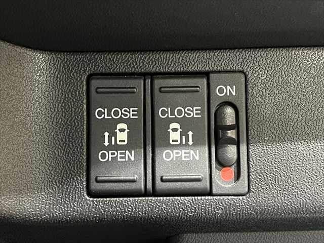 ステップワゴンスパーダ スパーダハイブリッド G・EX ホンダセンシング 純正9インチナビ レーダークルーズコントロール バックカメラ フルセグTV Bluetooth 両側パワースライドドア シートヒーター LEDヘッドライト スマートキー 衝突軽減ブレーキ(8枚目)