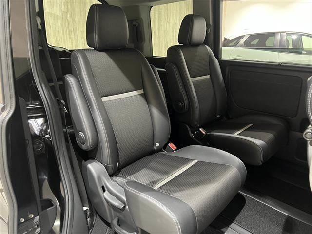 ステップワゴンスパーダ スパーダハイブリッド　Ｇ・ＥＸ　ホンダセンシング　純正９インチナビ　レーダークルーズコントロール　バックカメラ　フルセグＴＶ　Ｂｌｕｅｔｏｏｔｈ　両側パワースライドドア　シートヒーター　ＬＥＤヘッドライト　スマートキー　衝突軽減ブレーキ（10枚目）