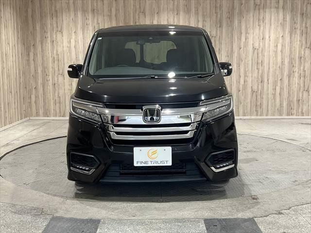 ステップワゴンスパーダ スパーダハイブリッド　Ｇ・ＥＸ　ホンダセンシング　純正９インチナビ　レーダークルーズコントロール　バックカメラ　フルセグＴＶ　Ｂｌｕｅｔｏｏｔｈ　両側パワースライドドア　シートヒーター　ＬＥＤヘッドライト　スマートキー　衝突軽減ブレーキ（17枚目）
