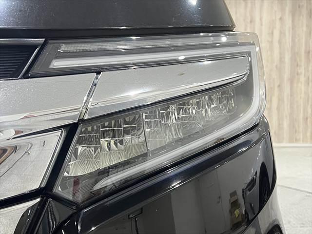 ステップワゴンスパーダ スパーダハイブリッド　Ｇ・ＥＸ　ホンダセンシング　純正９インチナビ　レーダークルーズコントロール　バックカメラ　フルセグＴＶ　Ｂｌｕｅｔｏｏｔｈ　両側パワースライドドア　シートヒーター　ＬＥＤヘッドライト　スマートキー　衝突軽減ブレーキ（25枚目）