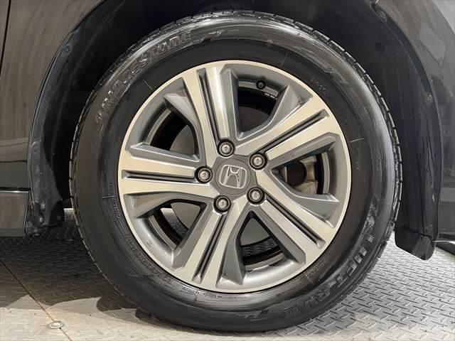 ステップワゴンスパーダ スパーダハイブリッド　Ｇ・ＥＸ　ホンダセンシング　純正９インチナビ　レーダークルーズコントロール　バックカメラ　フルセグＴＶ　Ｂｌｕｅｔｏｏｔｈ　両側パワースライドドア　シートヒーター　ＬＥＤヘッドライト　スマートキー　衝突軽減ブレーキ（32枚目）