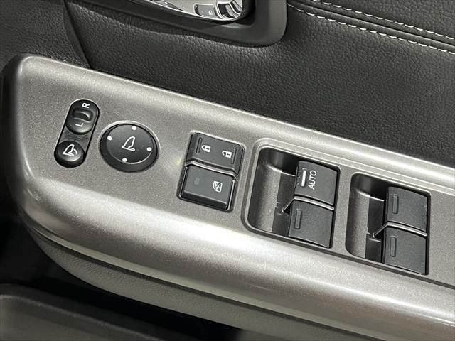 ステップワゴンスパーダ スパーダハイブリッド　Ｇ・ＥＸ　ホンダセンシング　純正９インチナビ　レーダークルーズコントロール　バックカメラ　フルセグＴＶ　Ｂｌｕｅｔｏｏｔｈ　両側パワースライドドア　シートヒーター　ＬＥＤヘッドライト　スマートキー　衝突軽減ブレーキ（48枚目）
