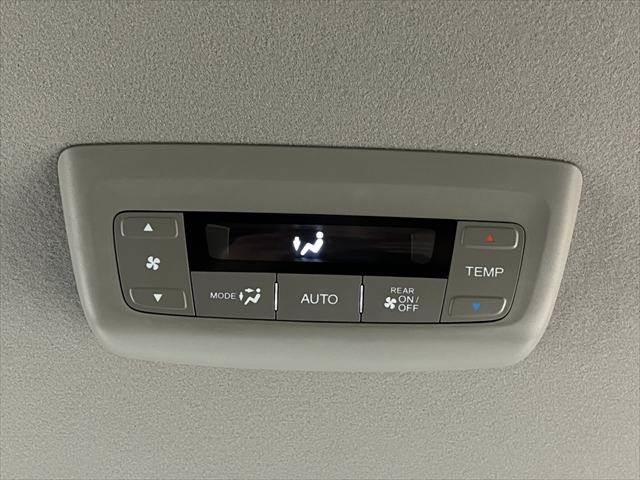 ステップワゴンスパーダ スパーダハイブリッド　Ｇ・ＥＸ　ホンダセンシング　純正９インチナビ　レーダークルーズコントロール　バックカメラ　フルセグＴＶ　Ｂｌｕｅｔｏｏｔｈ　両側パワースライドドア　シートヒーター　ＬＥＤヘッドライト　スマートキー　衝突軽減ブレーキ（52枚目）