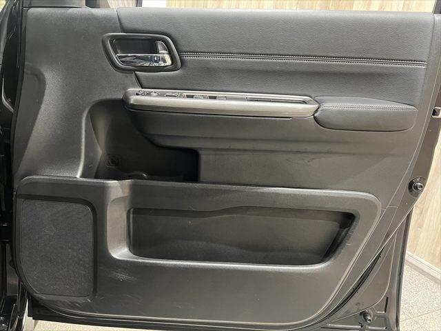 ステップワゴンスパーダ スパーダハイブリッド　Ｇ・ＥＸ　ホンダセンシング　純正９インチナビ　レーダークルーズコントロール　バックカメラ　フルセグＴＶ　Ｂｌｕｅｔｏｏｔｈ　両側パワースライドドア　シートヒーター　ＬＥＤヘッドライト　スマートキー　衝突軽減ブレーキ（55枚目）