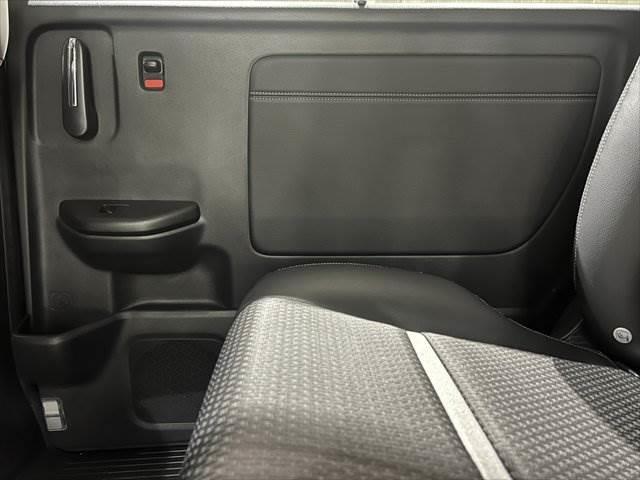 ステップワゴンスパーダ スパーダハイブリッド　Ｇ・ＥＸ　ホンダセンシング　純正９インチナビ　レーダークルーズコントロール　バックカメラ　フルセグＴＶ　Ｂｌｕｅｔｏｏｔｈ　両側パワースライドドア　シートヒーター　ＬＥＤヘッドライト　スマートキー　衝突軽減ブレーキ（58枚目）