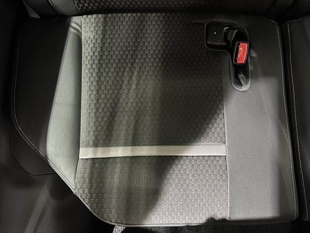 ステップワゴンスパーダ スパーダハイブリッド　Ｇ・ＥＸ　ホンダセンシング　純正９インチナビ　レーダークルーズコントロール　バックカメラ　フルセグＴＶ　Ｂｌｕｅｔｏｏｔｈ　両側パワースライドドア　シートヒーター　ＬＥＤヘッドライト　スマートキー　衝突軽減ブレーキ（62枚目）