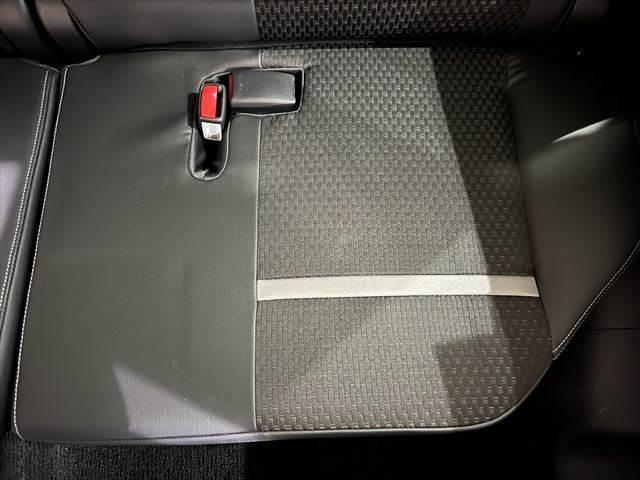 ステップワゴンスパーダ スパーダハイブリッド　Ｇ・ＥＸ　ホンダセンシング　純正９インチナビ　レーダークルーズコントロール　バックカメラ　フルセグＴＶ　Ｂｌｕｅｔｏｏｔｈ　両側パワースライドドア　シートヒーター　ＬＥＤヘッドライト　スマートキー　衝突軽減ブレーキ（70枚目）