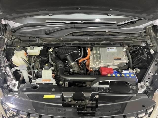 セレナ ｅ－パワー　オーテック　スポーツスペック　プロパイロット　全周囲カメラ　エマージェンシーブレーキ　両側パワースライドドア　純正メモリーナビ　禁煙車　Ｂｌｕｅｔｏｏｔｈ　ハーフレザーシート　ＬＥＤヘッドライト　スマートキー（34枚目）