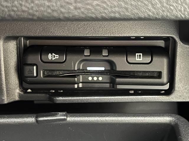 セレナ ｅ－パワー　オーテック　スポーツスペック　プロパイロット　全周囲カメラ　エマージェンシーブレーキ　両側パワースライドドア　純正メモリーナビ　禁煙車　Ｂｌｕｅｔｏｏｔｈ　ハーフレザーシート　ＬＥＤヘッドライト　スマートキー（45枚目）