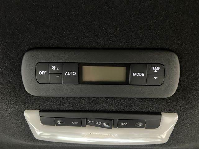 セレナ ｅ－パワー　オーテック　スポーツスペック　プロパイロット　全周囲カメラ　エマージェンシーブレーキ　両側パワースライドドア　純正メモリーナビ　禁煙車　Ｂｌｕｅｔｏｏｔｈ　ハーフレザーシート　ＬＥＤヘッドライト　スマートキー（53枚目）