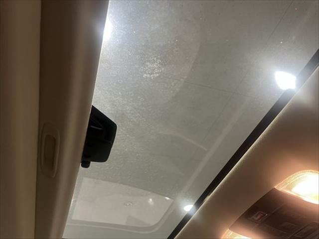 アルファード Ｘ　８人乗り　サンルーフ　純正９インチＳＤナビ　禁煙車　レーダークルーズコントロール　両側パワースライドドア　ＥＴＣ２．０　フルセグ　衝突軽減ブレーキ　クリアランスソナー　ＬＥＤヘッド　Ｂｌｕｅｔｏｏｔｈ　Ｂカメラ（4枚目）