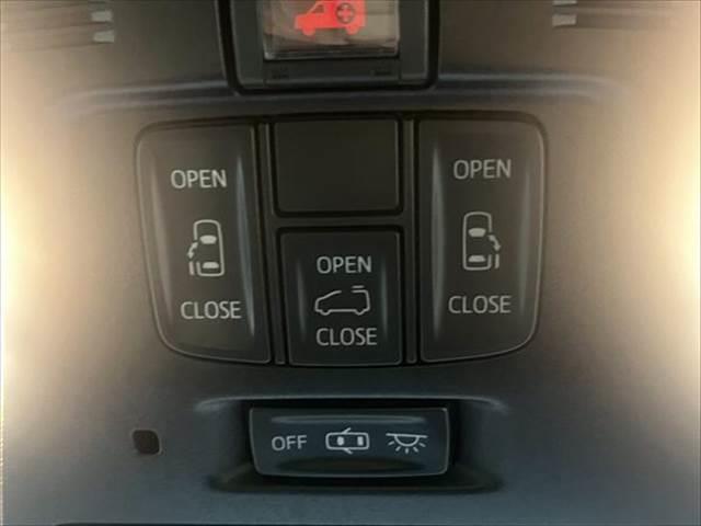 アルファード Ｘ　８人乗り　サンルーフ　純正９インチＳＤナビ　禁煙車　レーダークルーズコントロール　両側パワースライドドア　ＥＴＣ２．０　フルセグ　衝突軽減ブレーキ　クリアランスソナー　ＬＥＤヘッド　Ｂｌｕｅｔｏｏｔｈ　Ｂカメラ（9枚目）