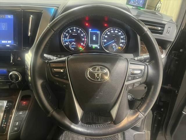 アルファード Ｘ　８人乗り　サンルーフ　純正９インチＳＤナビ　禁煙車　レーダークルーズコントロール　両側パワースライドドア　ＥＴＣ２．０　フルセグ　衝突軽減ブレーキ　クリアランスソナー　ＬＥＤヘッド　Ｂｌｕｅｔｏｏｔｈ　Ｂカメラ（14枚目）