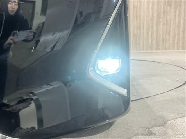 アルファード Ｘ　８人乗り　サンルーフ　純正９インチＳＤナビ　禁煙車　レーダークルーズコントロール　両側パワースライドドア　ＥＴＣ２．０　フルセグ　衝突軽減ブレーキ　クリアランスソナー　ＬＥＤヘッド　Ｂｌｕｅｔｏｏｔｈ　Ｂカメラ（16枚目）