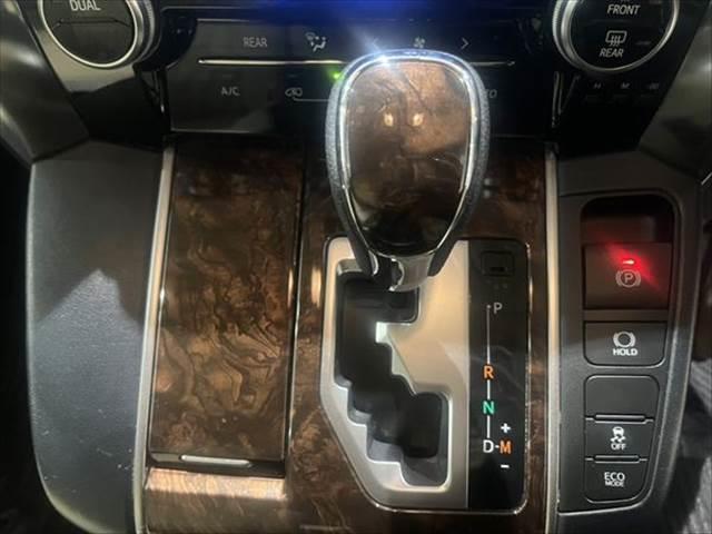 アルファード Ｘ　８人乗り　サンルーフ　純正９インチＳＤナビ　禁煙車　レーダークルーズコントロール　両側パワースライドドア　ＥＴＣ２．０　フルセグ　衝突軽減ブレーキ　クリアランスソナー　ＬＥＤヘッド　Ｂｌｕｅｔｏｏｔｈ　Ｂカメラ（41枚目）