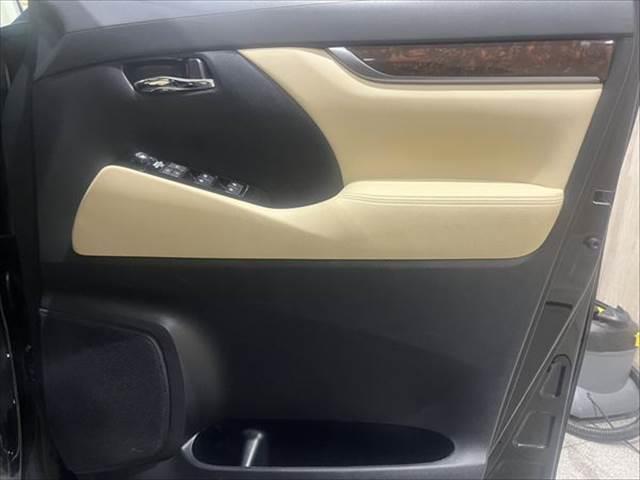 アルファード Ｘ　８人乗り　サンルーフ　純正９インチＳＤナビ　禁煙車　レーダークルーズコントロール　両側パワースライドドア　ＥＴＣ２．０　フルセグ　衝突軽減ブレーキ　クリアランスソナー　ＬＥＤヘッド　Ｂｌｕｅｔｏｏｔｈ　Ｂカメラ（52枚目）