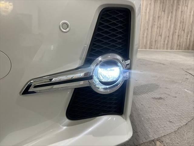 アルファードハイブリッド ＳＲ　４ＷＤ　純正ＳＤナビ　禁煙車　クルーズコントロール　パワーシート　両側パワースライドドア　バックカメラ　フルセグ　Ｂｌｕｅｔｏｏｔｈ　クリアランスソナー　ハーフレザー　オットマン　電動リアゲート（13枚目）