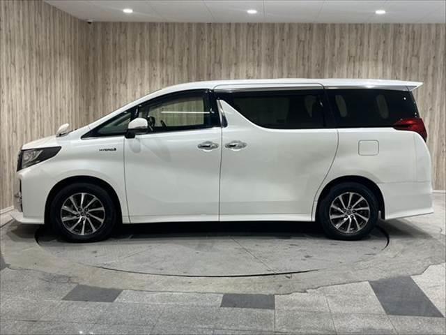 アルファードハイブリッド ＳＲ　４ＷＤ　純正ＳＤナビ　禁煙車　クルーズコントロール　パワーシート　両側パワースライドドア　バックカメラ　フルセグ　Ｂｌｕｅｔｏｏｔｈ　クリアランスソナー　ハーフレザー　オットマン　電動リアゲート（21枚目）