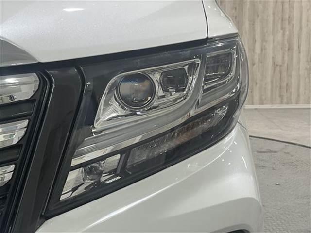 アルファードハイブリッド ＳＲ　４ＷＤ　純正ＳＤナビ　禁煙車　クルーズコントロール　パワーシート　両側パワースライドドア　バックカメラ　フルセグ　Ｂｌｕｅｔｏｏｔｈ　クリアランスソナー　ハーフレザー　オットマン　電動リアゲート（22枚目）