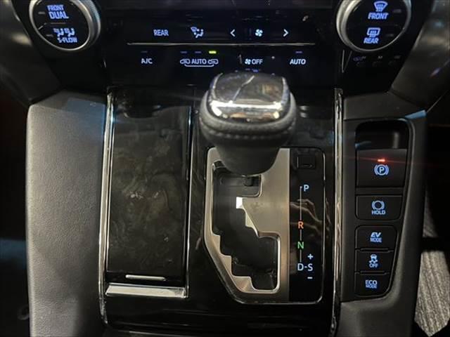 アルファードハイブリッド ＳＲ　４ＷＤ　純正ＳＤナビ　禁煙車　クルーズコントロール　パワーシート　両側パワースライドドア　バックカメラ　フルセグ　Ｂｌｕｅｔｏｏｔｈ　クリアランスソナー　ハーフレザー　オットマン　電動リアゲート（38枚目）