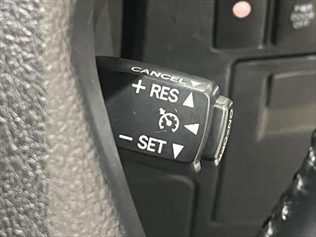 アルファードハイブリッド ＳＲ　４ＷＤ　純正ＳＤナビ　禁煙車　クルーズコントロール　パワーシート　両側パワースライドドア　バックカメラ　フルセグ　Ｂｌｕｅｔｏｏｔｈ　クリアランスソナー　ハーフレザー　オットマン　電動リアゲート（42枚目）