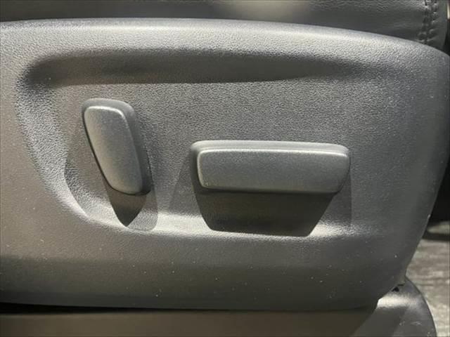 アルファードハイブリッド ＳＲ　４ＷＤ　純正ＳＤナビ　禁煙車　クルーズコントロール　パワーシート　両側パワースライドドア　バックカメラ　フルセグ　Ｂｌｕｅｔｏｏｔｈ　クリアランスソナー　ハーフレザー　オットマン　電動リアゲート（47枚目）