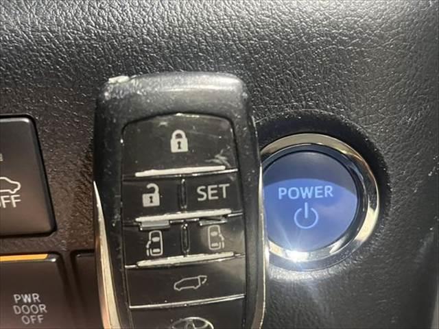 アルファードハイブリッド ＳＲ　４ＷＤ　純正ＳＤナビ　禁煙車　クルーズコントロール　パワーシート　両側パワースライドドア　バックカメラ　フルセグ　Ｂｌｕｅｔｏｏｔｈ　クリアランスソナー　ハーフレザー　オットマン　電動リアゲート（51枚目）