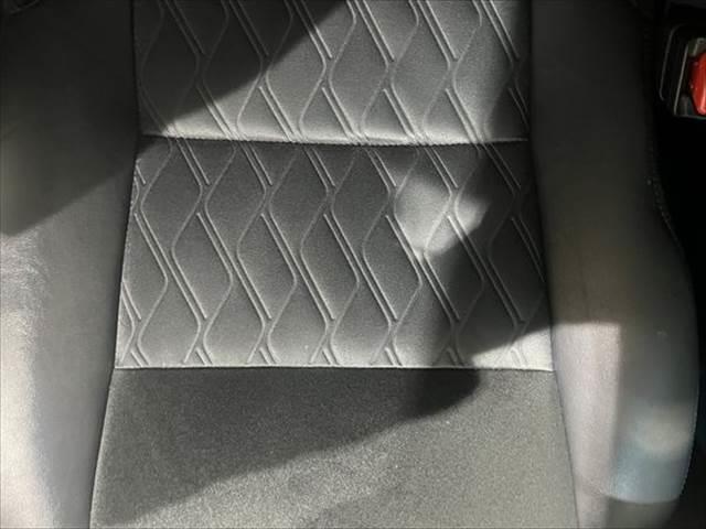 アルファードハイブリッド ＳＲ　４ＷＤ　純正ＳＤナビ　禁煙車　クルーズコントロール　パワーシート　両側パワースライドドア　バックカメラ　フルセグ　Ｂｌｕｅｔｏｏｔｈ　クリアランスソナー　ハーフレザー　オットマン　電動リアゲート（58枚目）