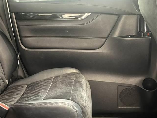 アルファードハイブリッド ＳＲ　４ＷＤ　純正ＳＤナビ　禁煙車　クルーズコントロール　パワーシート　両側パワースライドドア　バックカメラ　フルセグ　Ｂｌｕｅｔｏｏｔｈ　クリアランスソナー　ハーフレザー　オットマン　電動リアゲート（67枚目）