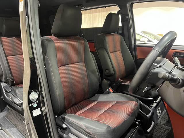 ヴォクシー ハイブリッドＺＳ　メーカー純正１０インチナビ　フリップダウンモニター　禁煙車　両側パワースライドドア　シートヒーター　クルーズコントロール　フルセグＴＶ　Ｂｌｕｅｔｏｏｔｈ　バックカメラ　ＬＥＤヘッドライト（9枚目）