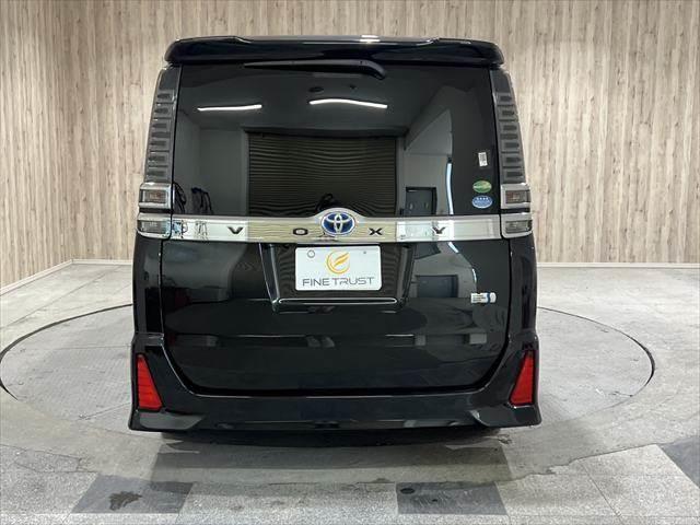 ヴォクシー ハイブリッドＺＳ　メーカー純正１０インチナビ　フリップダウンモニター　禁煙車　両側パワースライドドア　シートヒーター　クルーズコントロール　フルセグＴＶ　Ｂｌｕｅｔｏｏｔｈ　バックカメラ　ＬＥＤヘッドライト（21枚目）