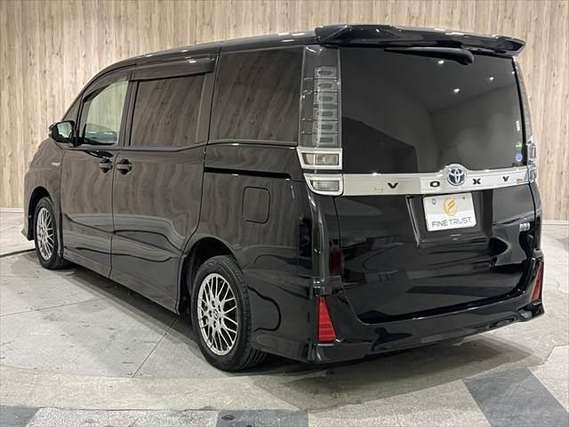 ヴォクシー ハイブリッドＺＳ　メーカー純正１０インチナビ　フリップダウンモニター　禁煙車　両側パワースライドドア　シートヒーター　クルーズコントロール　フルセグＴＶ　Ｂｌｕｅｔｏｏｔｈ　バックカメラ　ＬＥＤヘッドライト（22枚目）