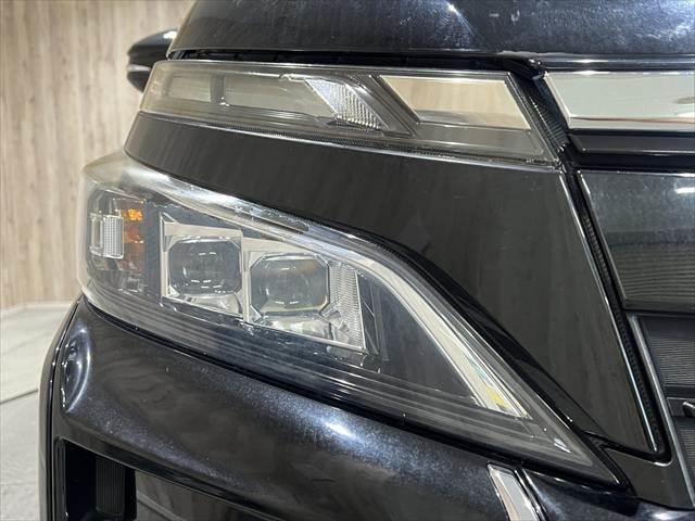 ヴォクシー ハイブリッドＺＳ　メーカー純正１０インチナビ　フリップダウンモニター　禁煙車　両側パワースライドドア　シートヒーター　クルーズコントロール　フルセグＴＶ　Ｂｌｕｅｔｏｏｔｈ　バックカメラ　ＬＥＤヘッドライト（24枚目）