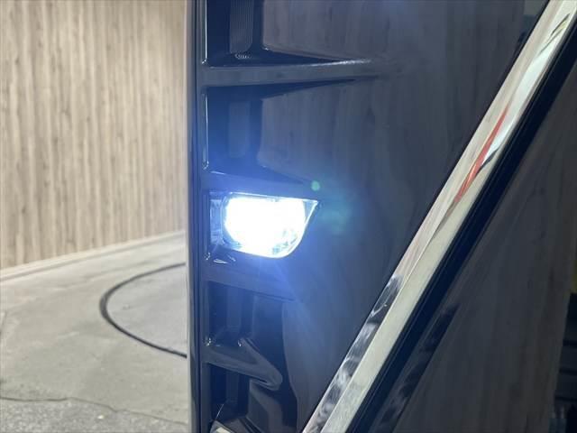 ヴォクシー ハイブリッドＺＳ　メーカー純正１０インチナビ　フリップダウンモニター　禁煙車　両側パワースライドドア　シートヒーター　クルーズコントロール　フルセグＴＶ　Ｂｌｕｅｔｏｏｔｈ　バックカメラ　ＬＥＤヘッドライト（34枚目）