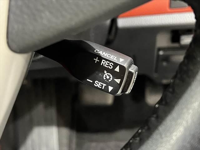 ヴォクシー ハイブリッドＺＳ　メーカー純正１０インチナビ　フリップダウンモニター　禁煙車　両側パワースライドドア　シートヒーター　クルーズコントロール　フルセグＴＶ　Ｂｌｕｅｔｏｏｔｈ　バックカメラ　ＬＥＤヘッドライト（44枚目）