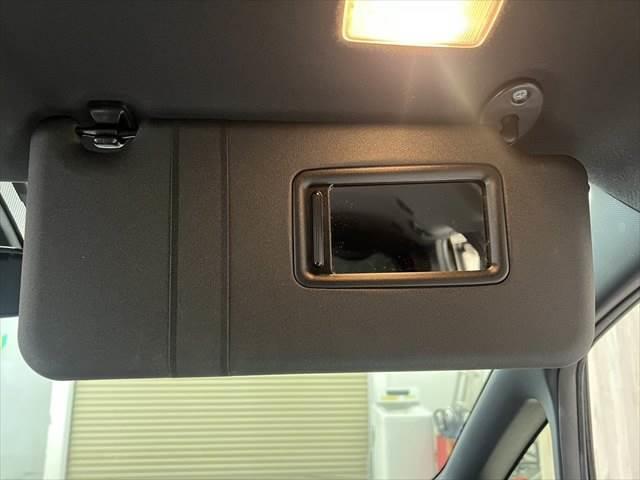 ヴォクシー ハイブリッドＺＳ　メーカー純正１０インチナビ　フリップダウンモニター　禁煙車　両側パワースライドドア　シートヒーター　クルーズコントロール　フルセグＴＶ　Ｂｌｕｅｔｏｏｔｈ　バックカメラ　ＬＥＤヘッドライト（50枚目）