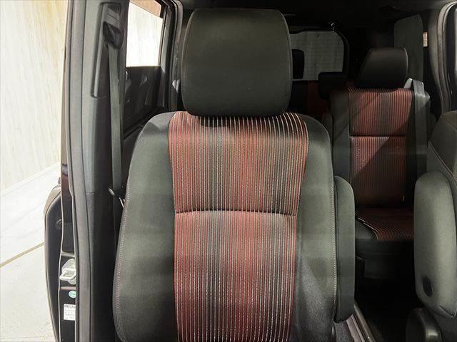 ヴォクシー ハイブリッドＺＳ　メーカー純正１０インチナビ　フリップダウンモニター　禁煙車　両側パワースライドドア　シートヒーター　クルーズコントロール　フルセグＴＶ　Ｂｌｕｅｔｏｏｔｈ　バックカメラ　ＬＥＤヘッドライト（53枚目）