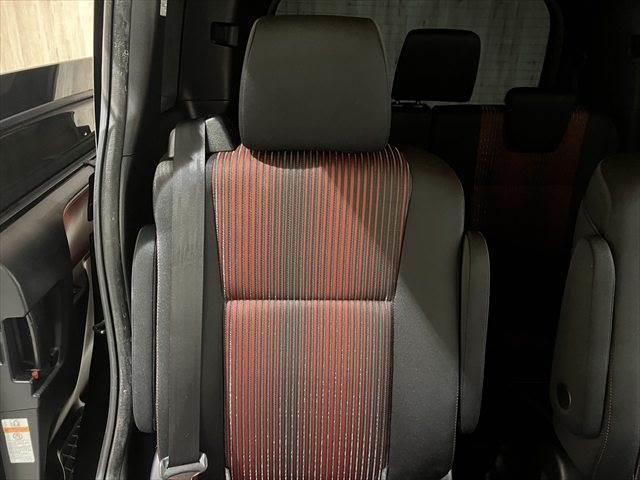 ヴォクシー ハイブリッドＺＳ　メーカー純正１０インチナビ　フリップダウンモニター　禁煙車　両側パワースライドドア　シートヒーター　クルーズコントロール　フルセグＴＶ　Ｂｌｕｅｔｏｏｔｈ　バックカメラ　ＬＥＤヘッドライト（56枚目）