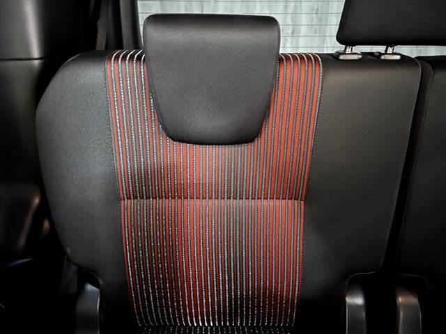 ヴォクシー ハイブリッドＺＳ　メーカー純正１０インチナビ　フリップダウンモニター　禁煙車　両側パワースライドドア　シートヒーター　クルーズコントロール　フルセグＴＶ　Ｂｌｕｅｔｏｏｔｈ　バックカメラ　ＬＥＤヘッドライト（58枚目）