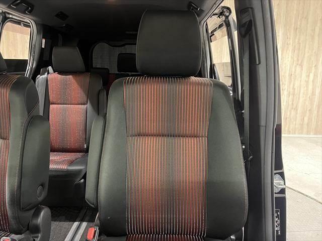 ヴォクシー ハイブリッドＺＳ　メーカー純正１０インチナビ　フリップダウンモニター　禁煙車　両側パワースライドドア　シートヒーター　クルーズコントロール　フルセグＴＶ　Ｂｌｕｅｔｏｏｔｈ　バックカメラ　ＬＥＤヘッドライト（61枚目）