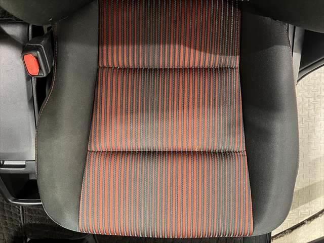 ヴォクシー ハイブリッドＺＳ　メーカー純正１０インチナビ　フリップダウンモニター　禁煙車　両側パワースライドドア　シートヒーター　クルーズコントロール　フルセグＴＶ　Ｂｌｕｅｔｏｏｔｈ　バックカメラ　ＬＥＤヘッドライト（62枚目）