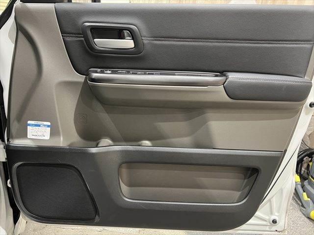 フリードハイブリッド ハイブリッド・ＥＸ　純正ＳＤナビ　純正フリップダウンモニター　ホンダセンシング　ハーフレザーシート　両側パワースライドドア　シートヒーター　レーダークルーズコントロール　衝突軽減ブレーキ　ＬＥＤヘッドライト　禁煙車（55枚目）