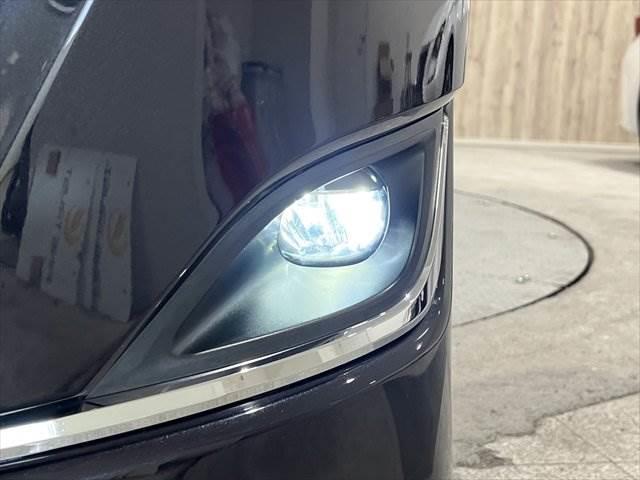 エスクァイア ハイブリッドＧｉ　プレミアムパッケージ　後期型　純正１０インチナビ　フリップダウンモニター　フルセグＴＶ　Ｂｌｕｅｔｏｏｔｈ　衝突軽減ブレーキ　シートヒーター　ハーフレザーシート　ＬＥＤヘッドライト　スマートキー　クルーズコントロール（15枚目）