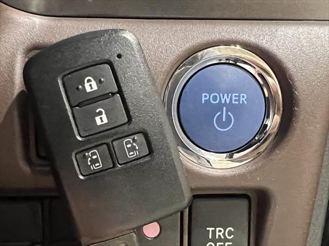 エスクァイア ハイブリッドＧｉ　プレミアムパッケージ　後期型　純正１０インチナビ　フリップダウンモニター　フルセグＴＶ　Ｂｌｕｅｔｏｏｔｈ　衝突軽減ブレーキ　シートヒーター　ハーフレザーシート　ＬＥＤヘッドライト　スマートキー　クルーズコントロール（47枚目）