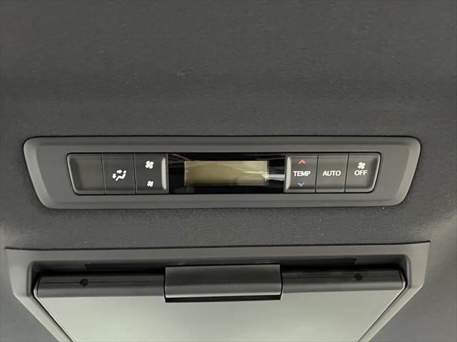 エスクァイア ハイブリッドＧｉ　プレミアムパッケージ　後期型　純正１０インチナビ　フリップダウンモニター　フルセグＴＶ　Ｂｌｕｅｔｏｏｔｈ　衝突軽減ブレーキ　シートヒーター　ハーフレザーシート　ＬＥＤヘッドライト　スマートキー　クルーズコントロール（49枚目）