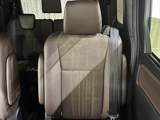 エスクァイア ハイブリッドＧｉ　プレミアムパッケージ　後期型　純正１０インチナビ　フリップダウンモニター　フルセグＴＶ　Ｂｌｕｅｔｏｏｔｈ　衝突軽減ブレーキ　シートヒーター　ハーフレザーシート　ＬＥＤヘッドライト　スマートキー　クルーズコントロール（64枚目）